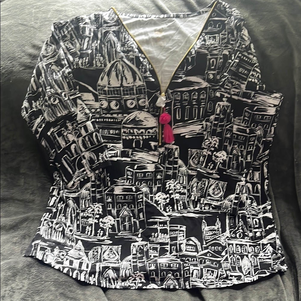 Black and White Graphic Women's Top